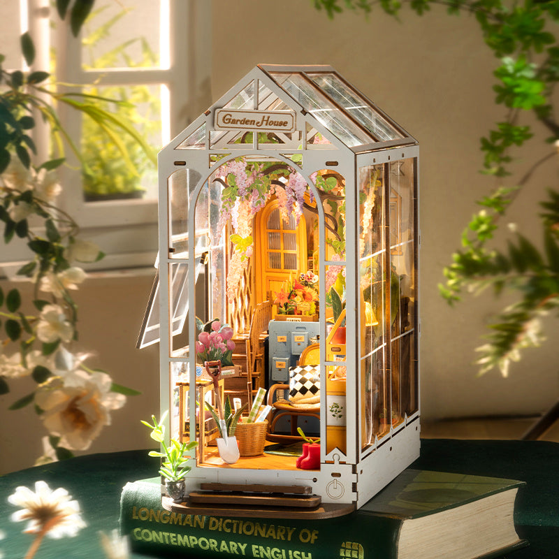 Sunshine Town – DIY Miniatur Bücherregal mit LED Licht | Kreatives Holz-Bauset für Erwachsene & Kinder