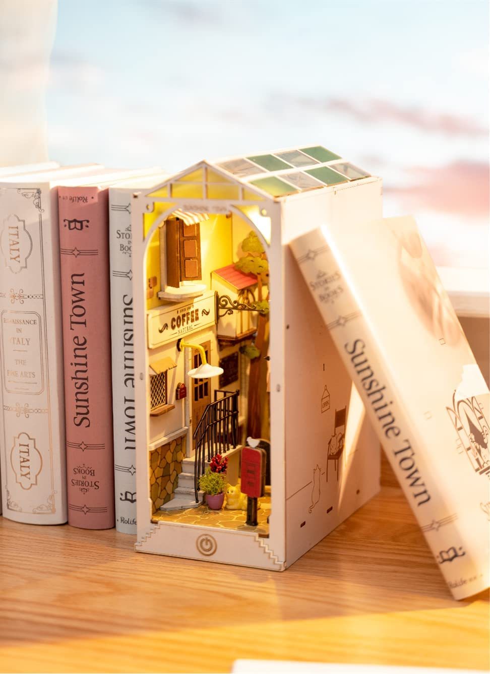 Sunshine Town – DIY Miniatur Bücherregal mit LED Licht | Kreatives Holz-Bauset für Erwachsene & Kinder