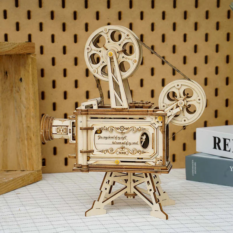 Vintage Filmprojektor Holzbausatz – 3D Puzzle mit echter Projektion